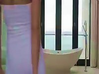 Free Sex Sexy Babe Is Horny And Does Some Hot Masturbation In The Tub